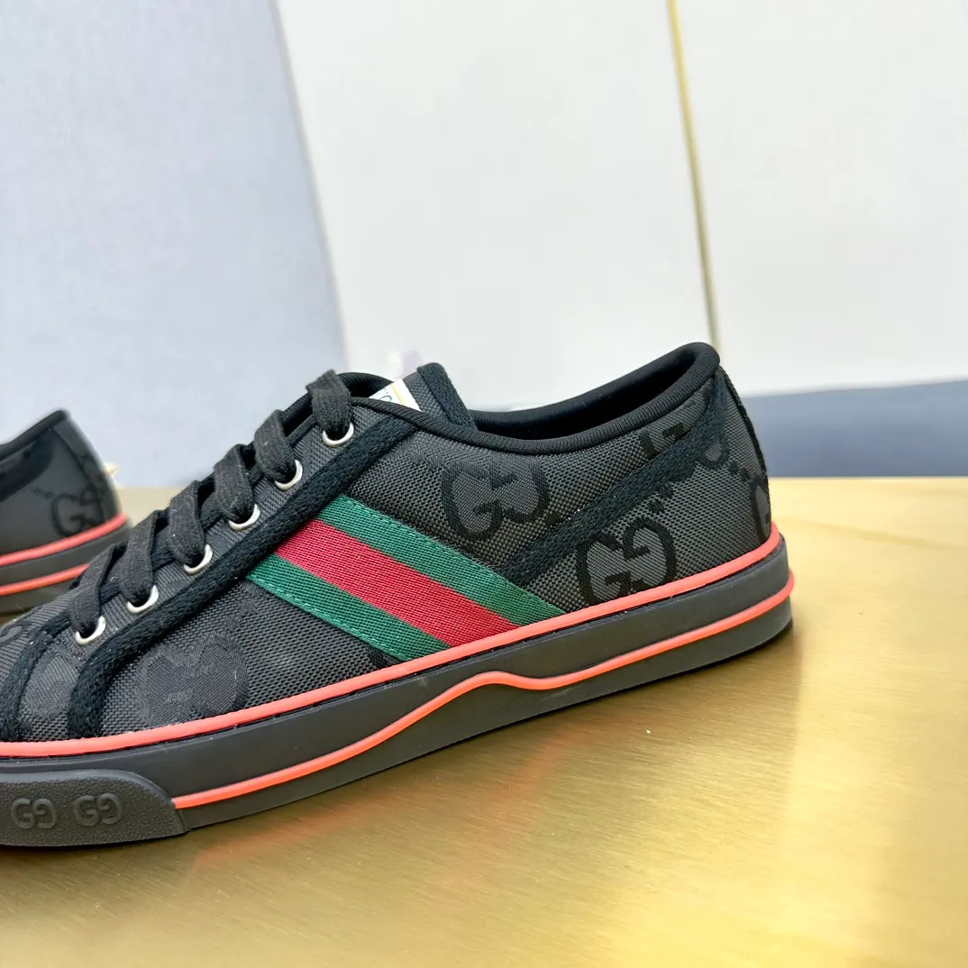 👟👟Ex-factory price 440👟👟 GUCCI 2020 latest classic 1977 low-top double G canvas shoes, original purchase, 1:1 development, original lasting process. Size: 35-45/45. Customized items are non-returnable and must be paid first. . ...new version complete package...